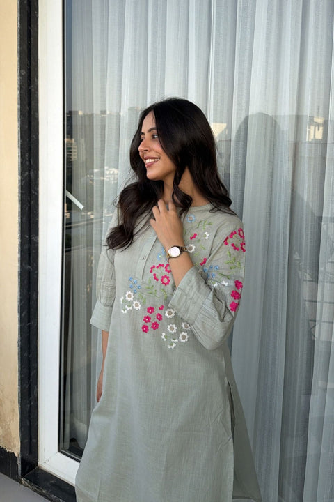 Falak Cotton Embroidered Kurta Set (Set of 2)- SAGE GREEN