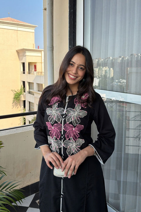 Adaah Black Rayon Slub Embroidered Kurta Set