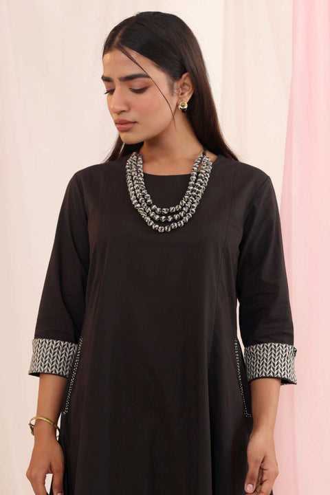 Chaandni Black Cotton Kurta Set With Beaded Necklace (Set of 2)