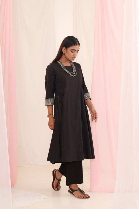 Chaandni Black Cotton Kurta Set With Beaded Necklace (Set of 2)