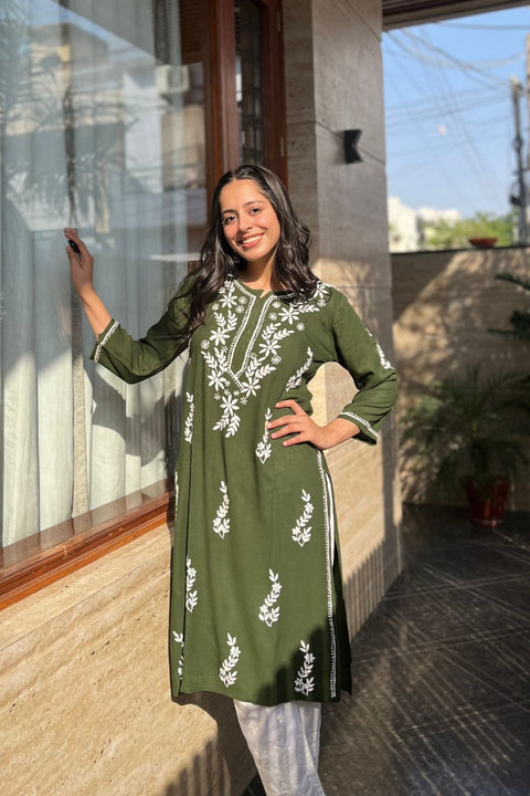 Zoya Cotton Rayon Chikankari Kurta- Green